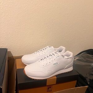 Fila Men's Cress Sneakers with gum sole